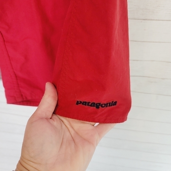 PATAGONIA HYBRID BOARD SHORTS IN RED, SZ 30 - Picture 3 of 9